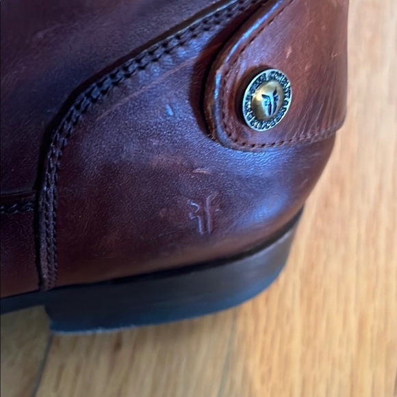 Elegant Brown Leather Knee-High Boots - Picture 3 of 3